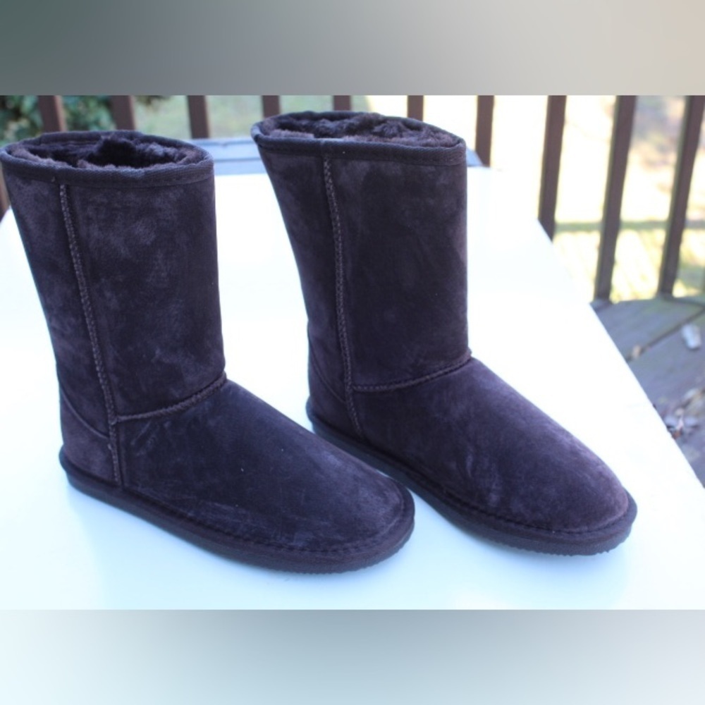 NWOT Lamo boots